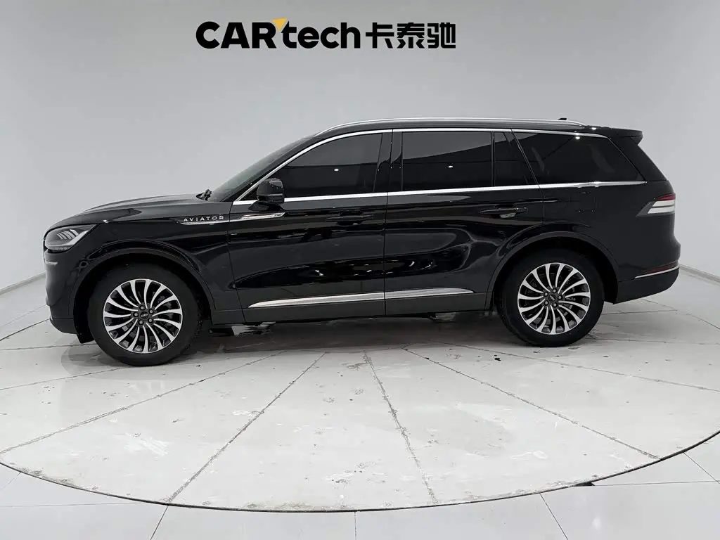Lincoln Aviator 2021 — Şəkil 8/20
