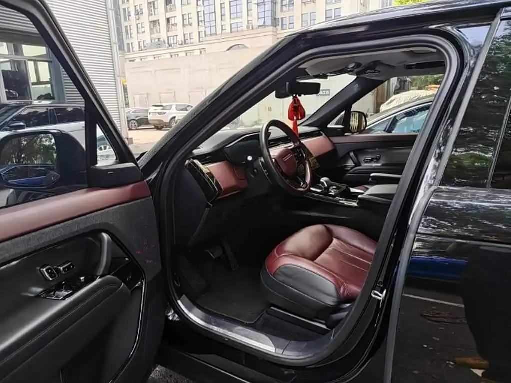Land Rover Range Rover Sport 2024 — Photo 3/5