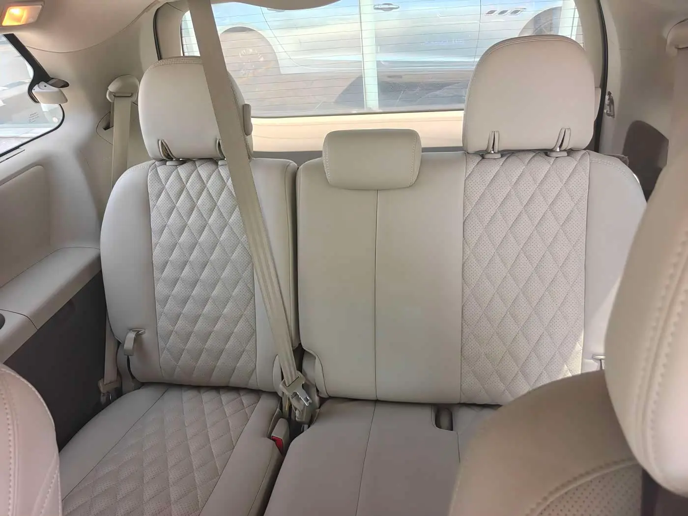 Toyota Sienna 2015 — Фото 8/13