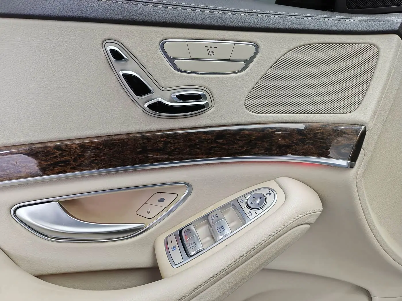 Mercedes-Benz S-Class 2015 — Photo 18/20