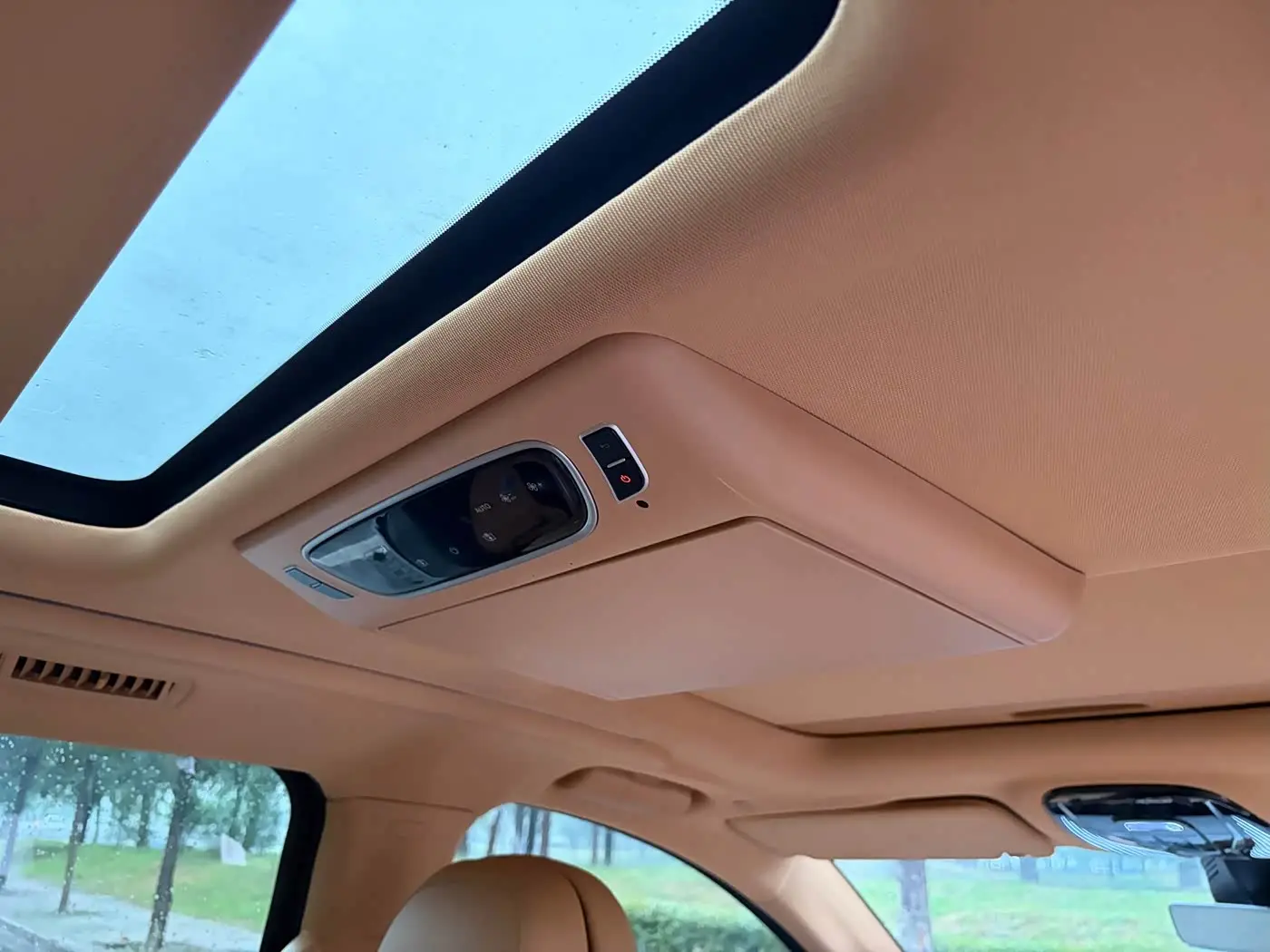 Voyah Auto Voyah Dreamer 2023 — Photo 17/20