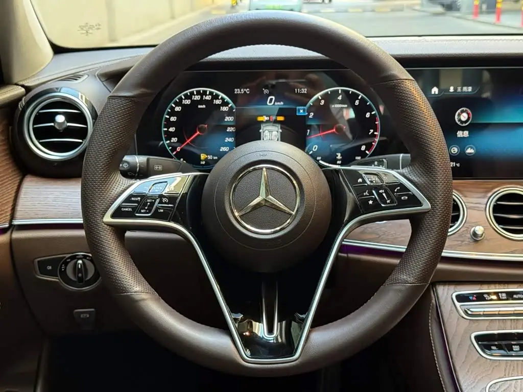 Mercedes-Benz E-Class 2022 — Фото 12/16