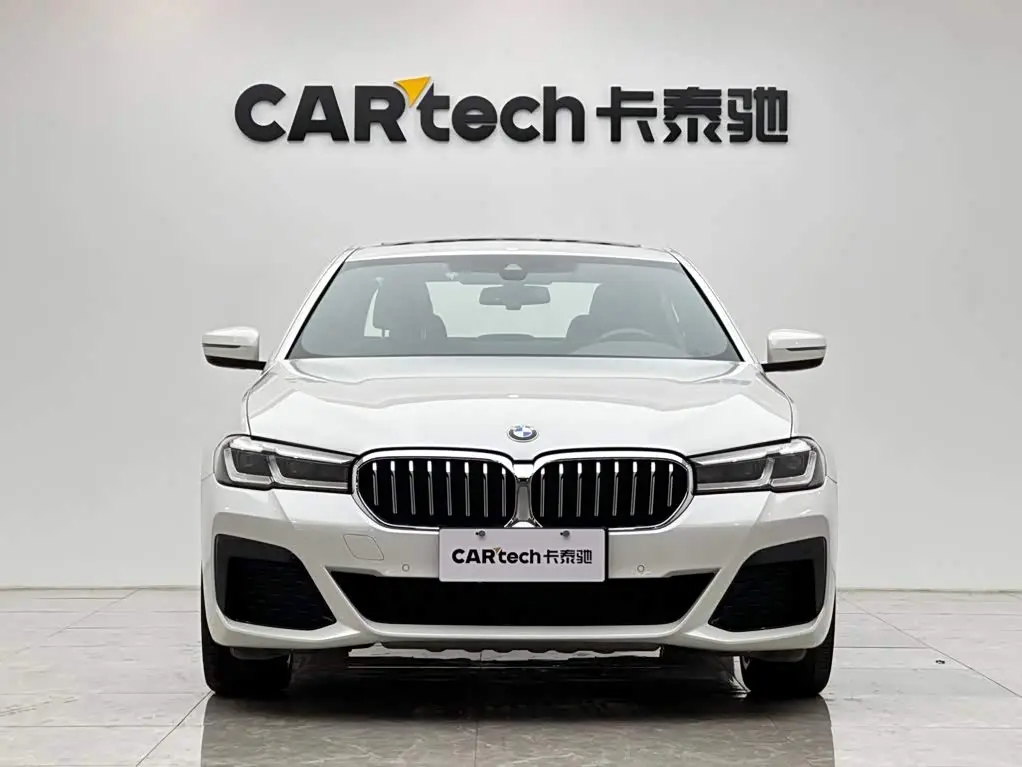 BMW 5 Series 2022 — Photo 7/19