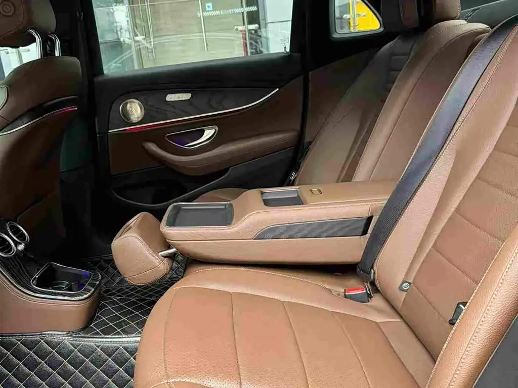 Mercedes-Benz E-Class 2021 — Фото 10/10