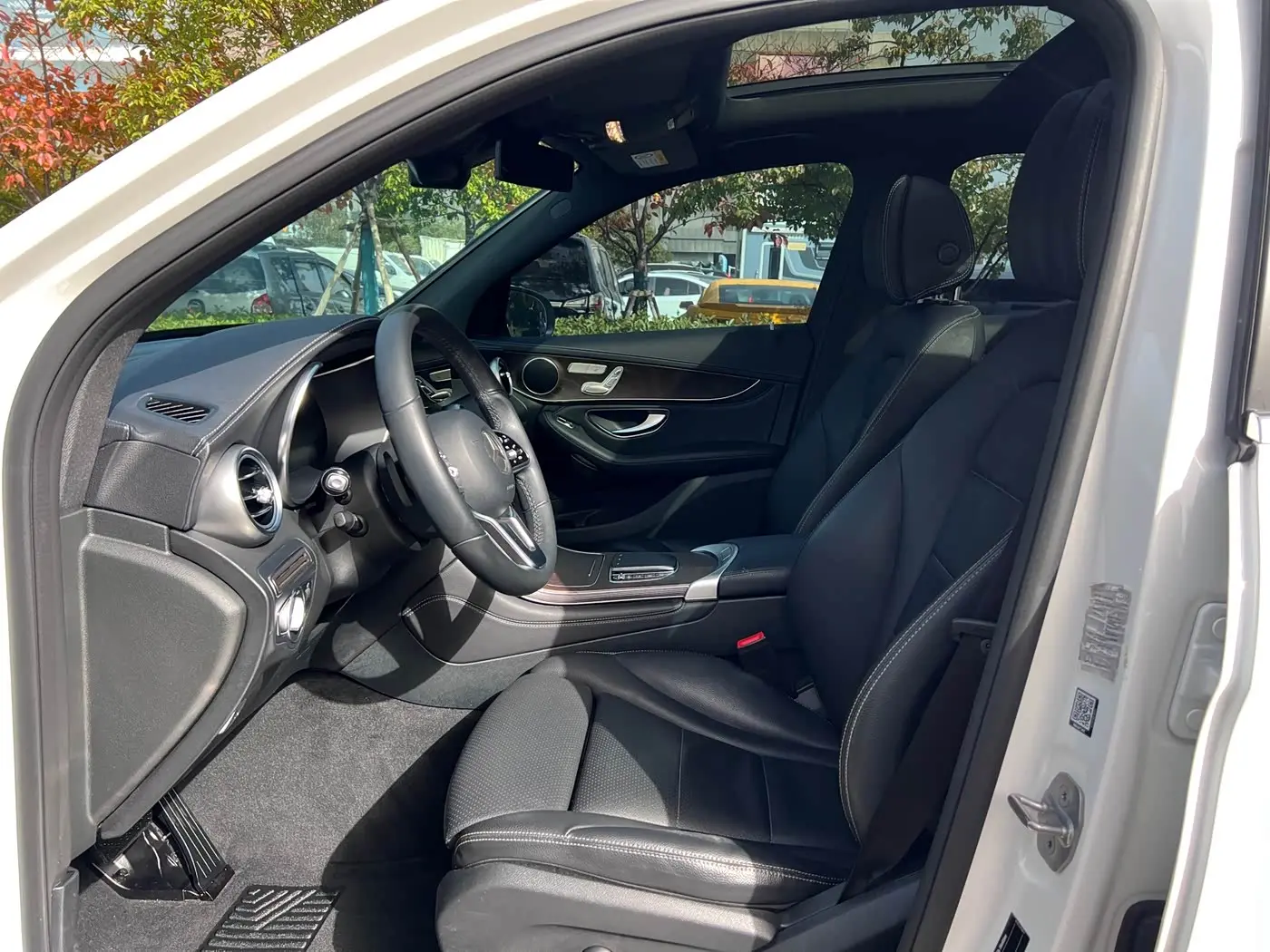Mercedes-Benz GLC 2019 — Photo 6/17