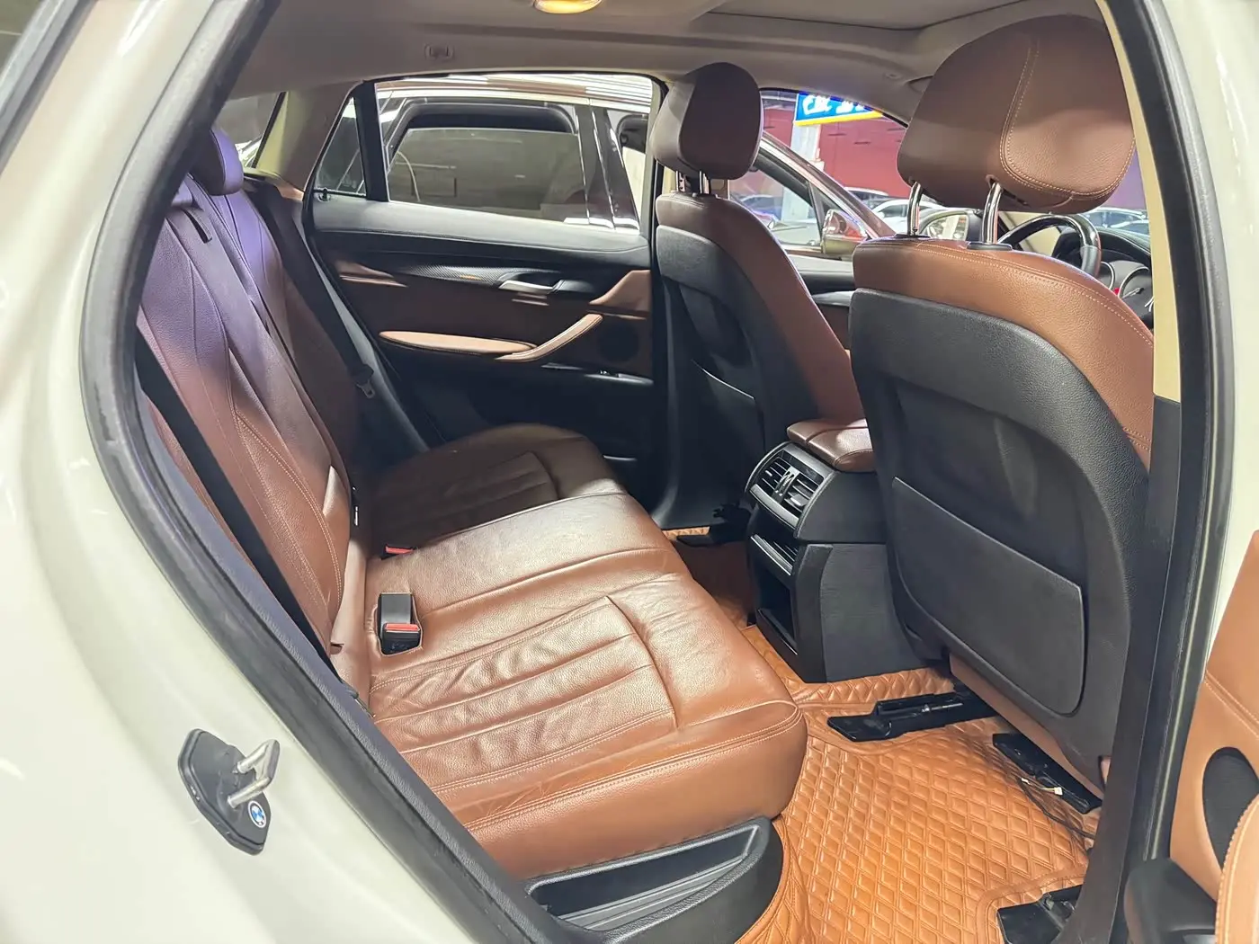 BMW X6 2019 — Photo 13/14
