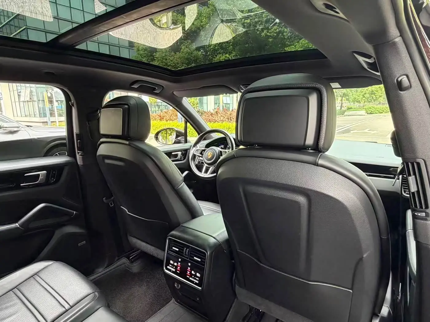 Porsche Cayenne 2020 — Photo 18/20