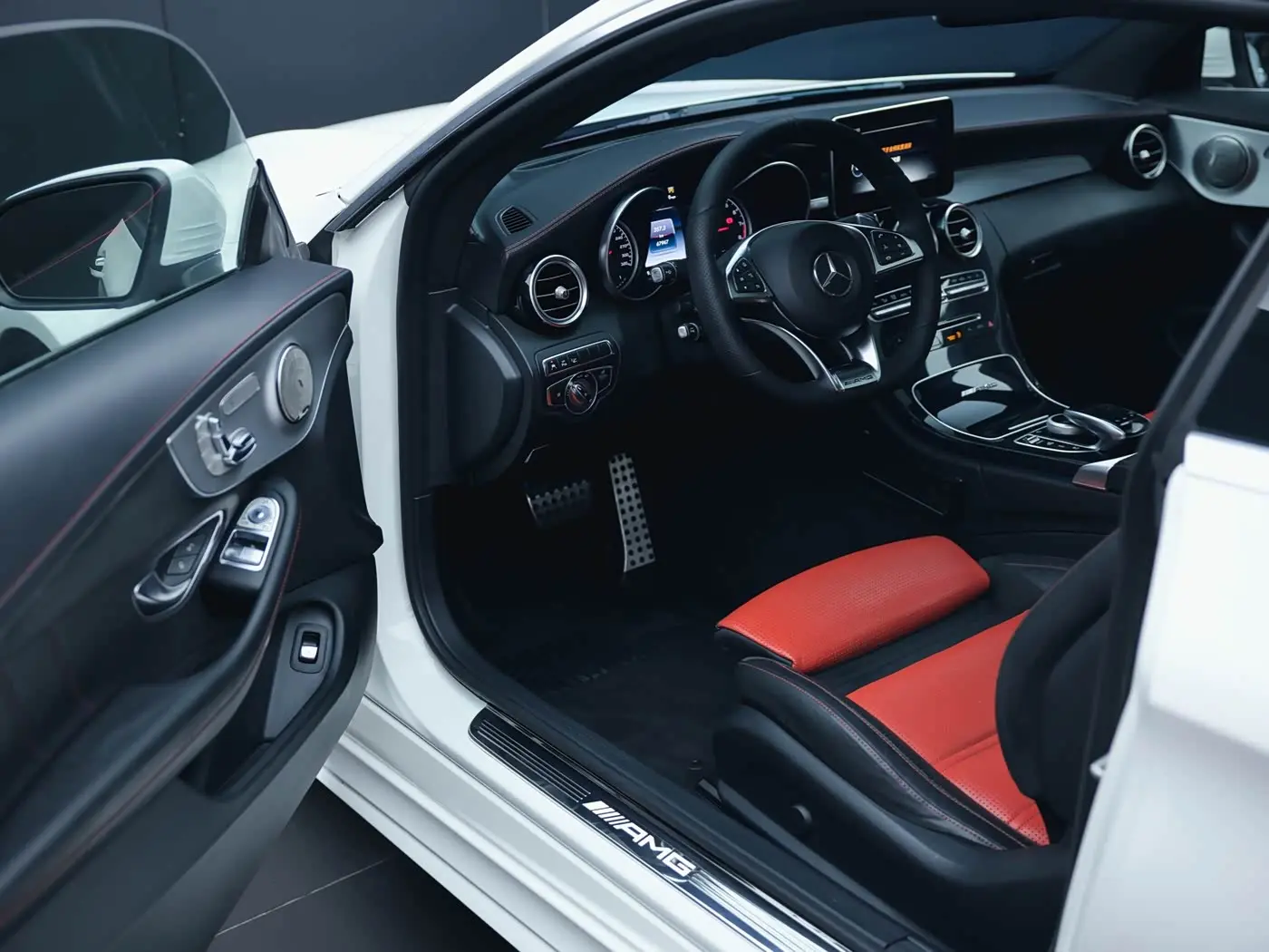 Mercedes-Benz C-Class AMG 2018 — Photo 8/20