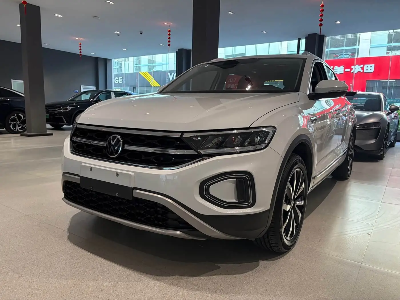 Volkswagen T-ROC, 2024
