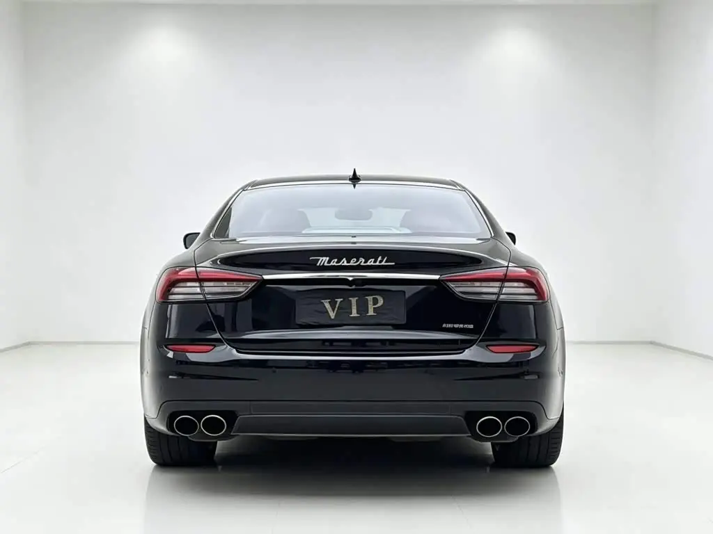 Maserati Quattroporte 2017 — Фото 8/9