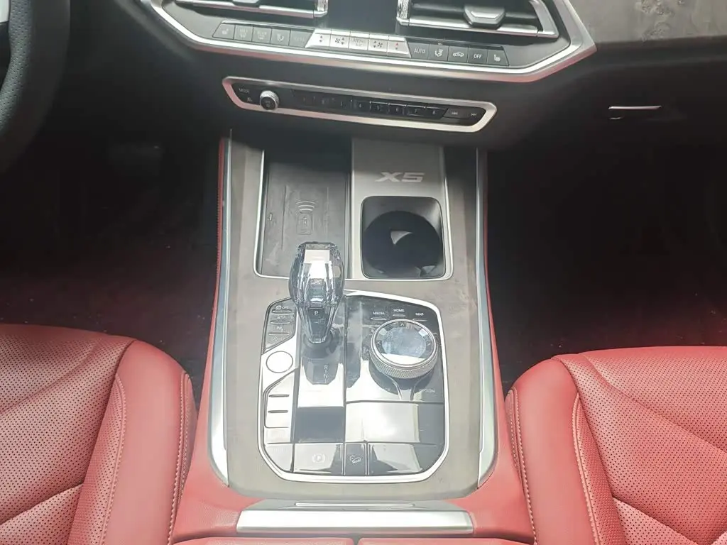 BMW X5 2022 — Photo 9/20