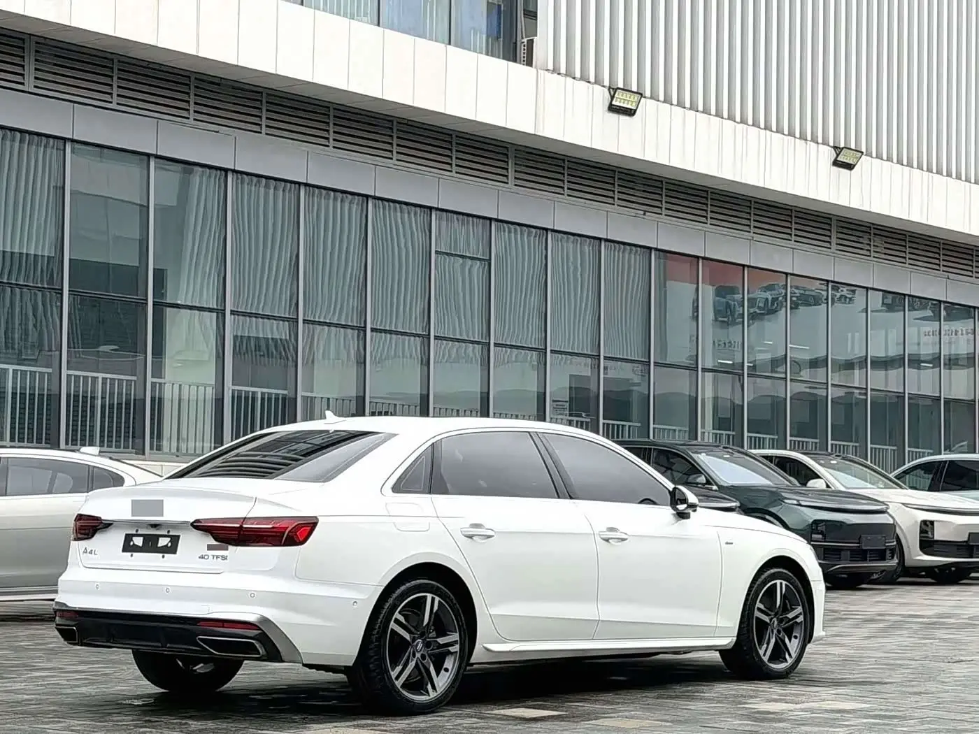 Audi A4L 2021 — Фото 7/9