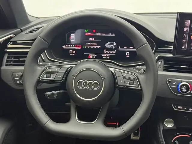 Audi A4L 2023 — Фото 8/12