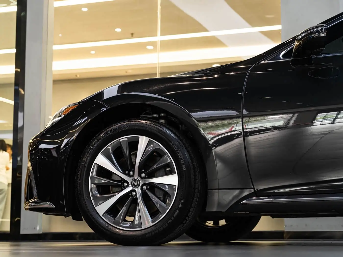 Lexus LS 2021 — Şəkil 8/20