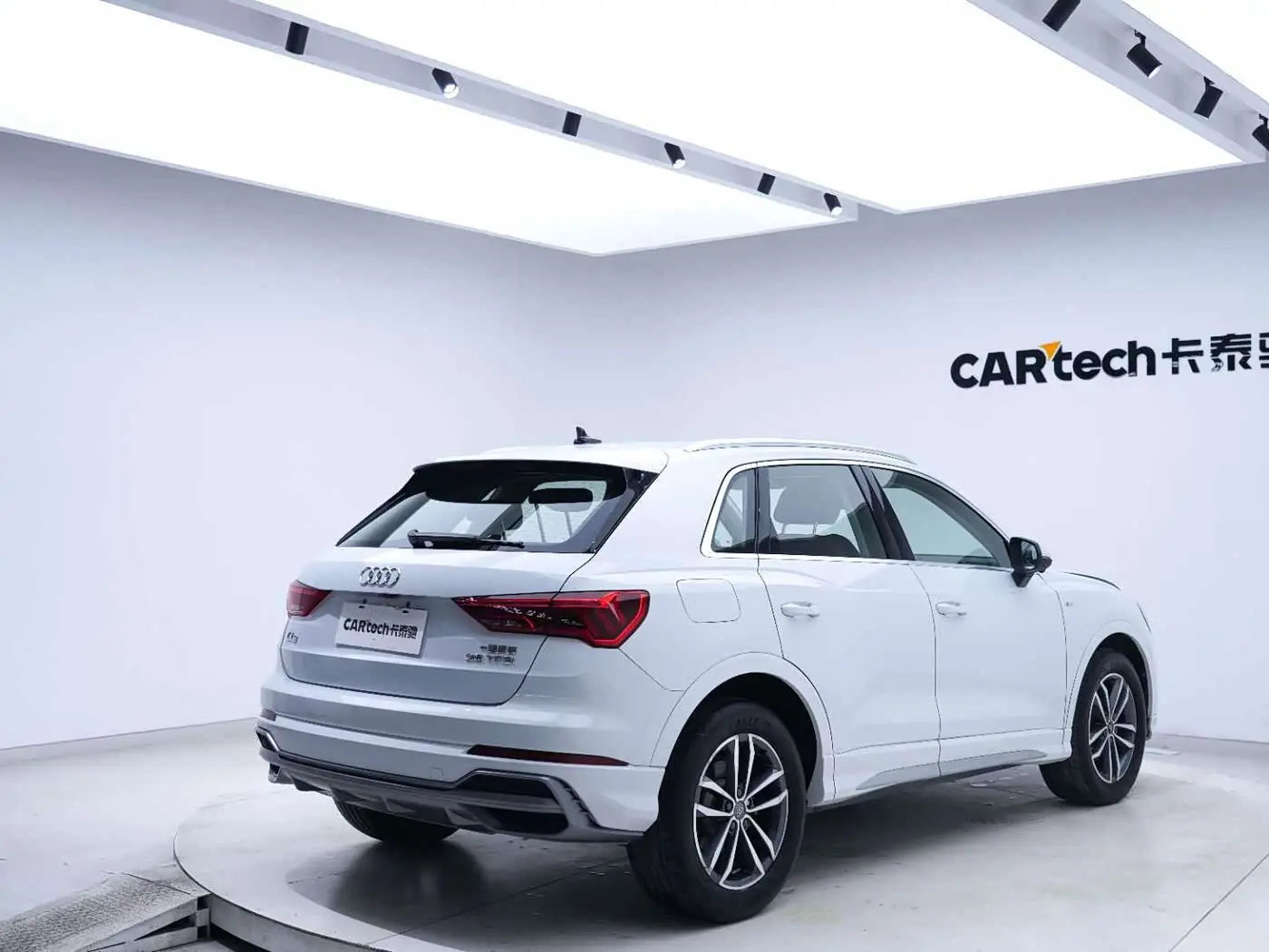 Audi Q3 2021 — Фото 11/20