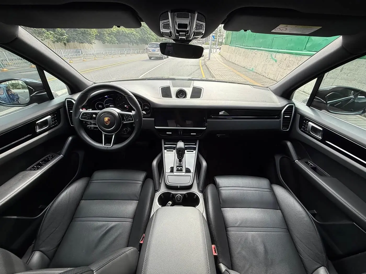 Porsche Cayenne New Energy 2019 — Фото 13/14