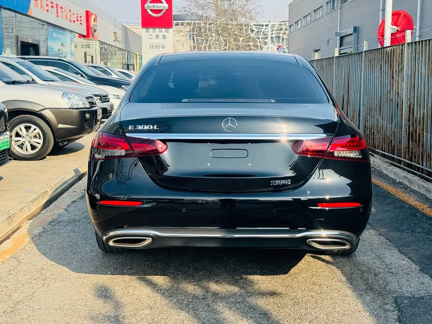 Mercedes-Benz E-Class 2022 — Photo 11/20