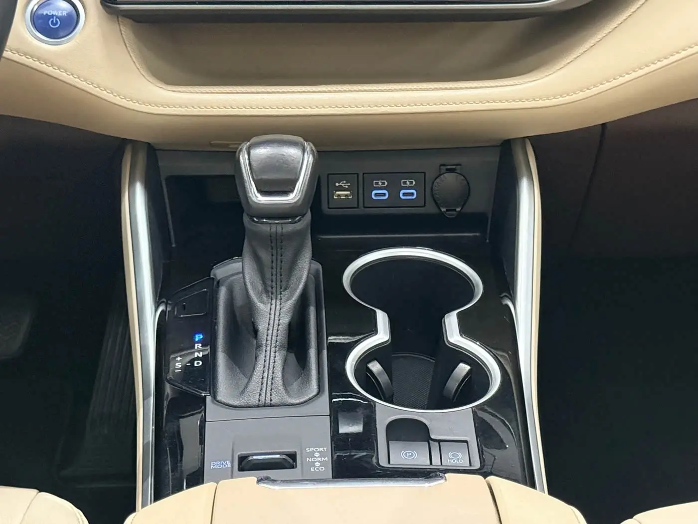 Toyota Highlander 2022 — Фото 13/19