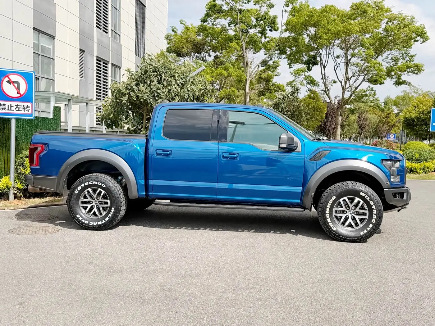 Ford F-150 Raptor 2017 — Фото 4/19