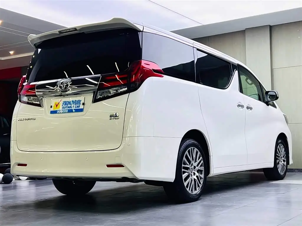 Toyota Alphard 2017 — Photo 4/17