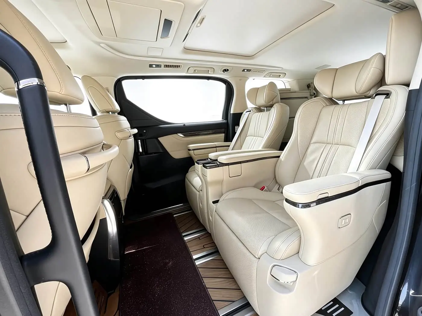 Toyota Alphard 2020 — Фото 10/16