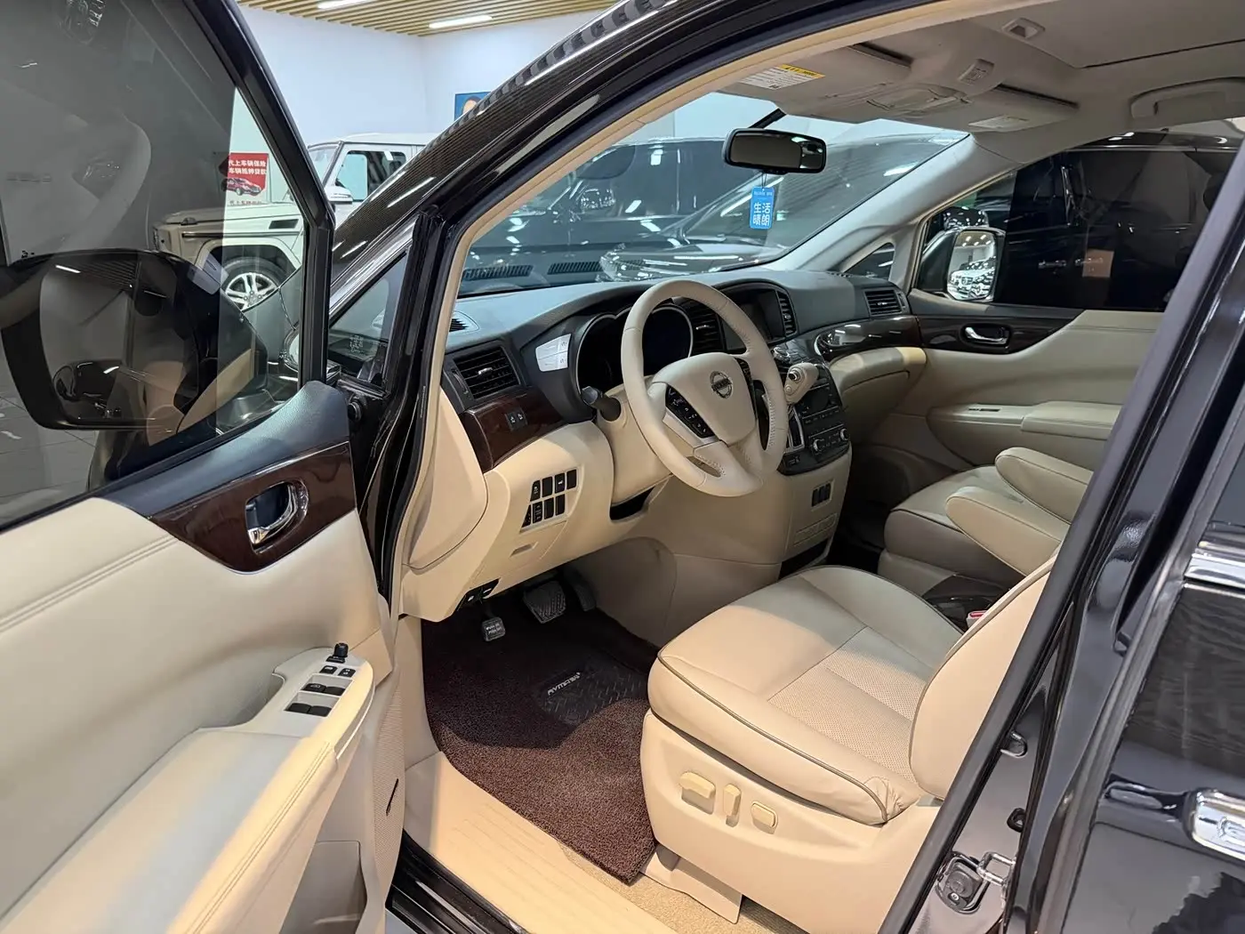 Nissan Quest 2016 — Şəkil 6/20