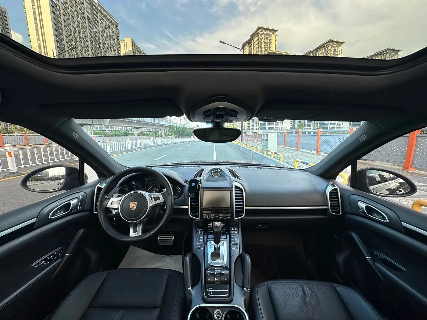 Porsche Cayenne 2015 — Photo 8/15
