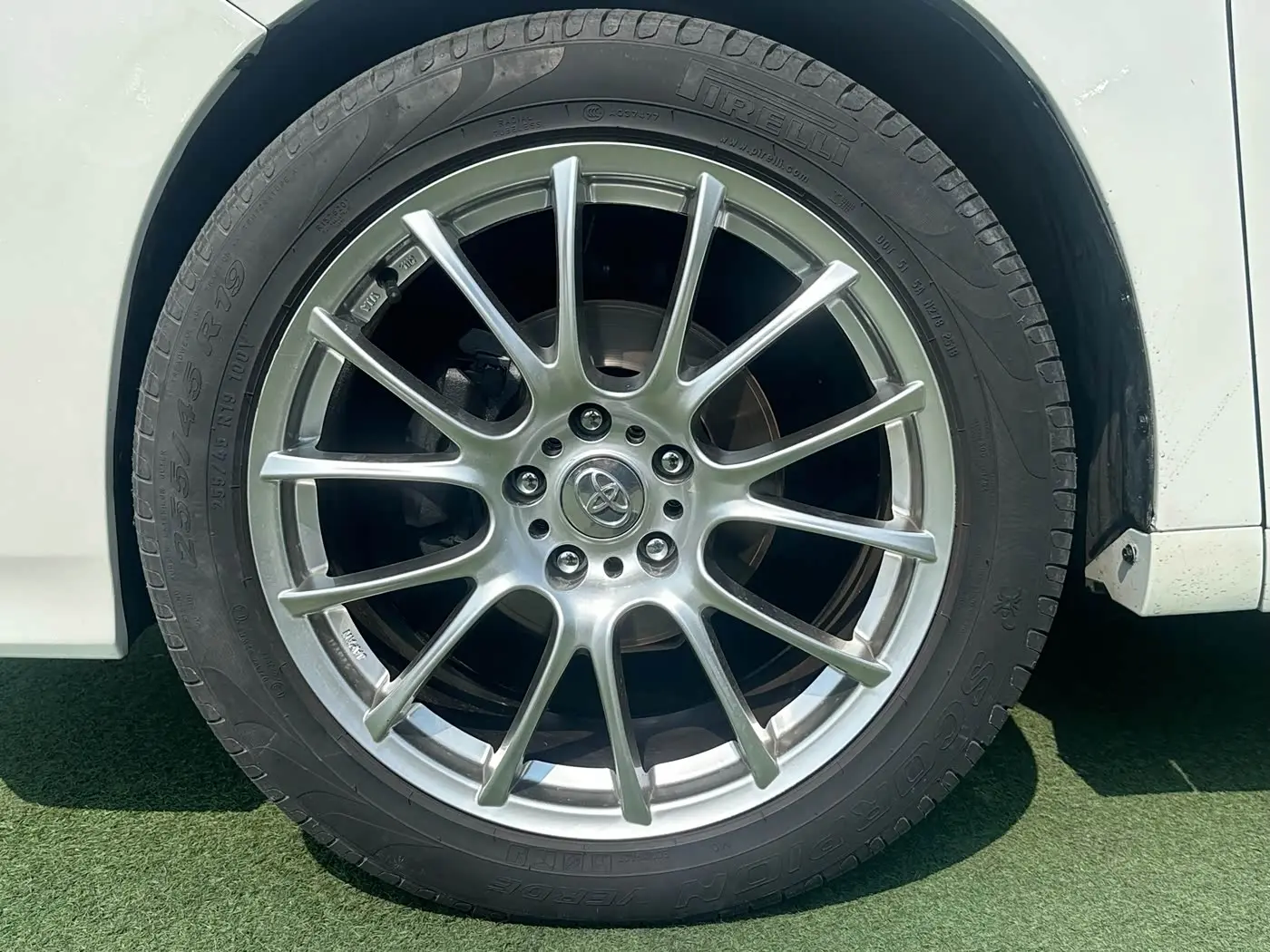 Toyota Alphard 2012 — Photo 5/20