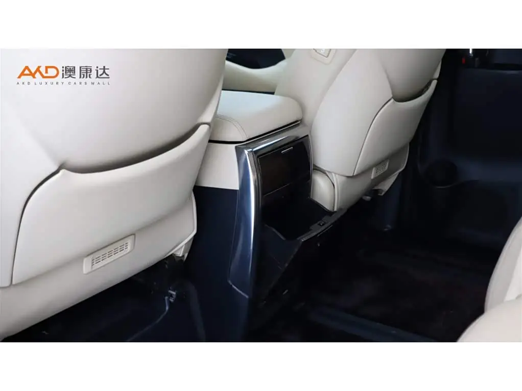 Toyota Alphard 2022 — Photo 10/11