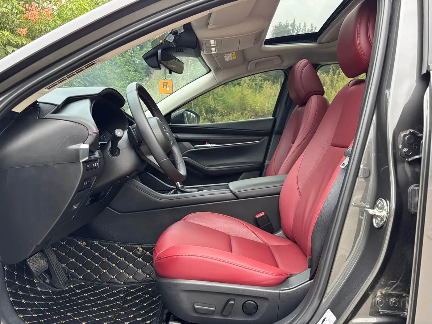 Mazda Mazda3 Axela 2023 — Şəkil 4/10