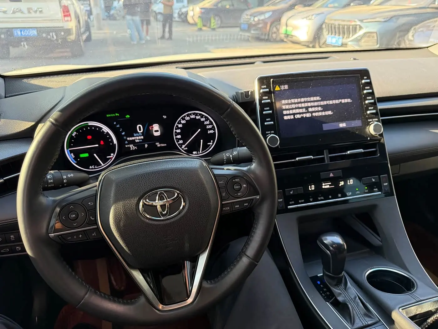 Toyota Avalon 2019 — Фото 13/20