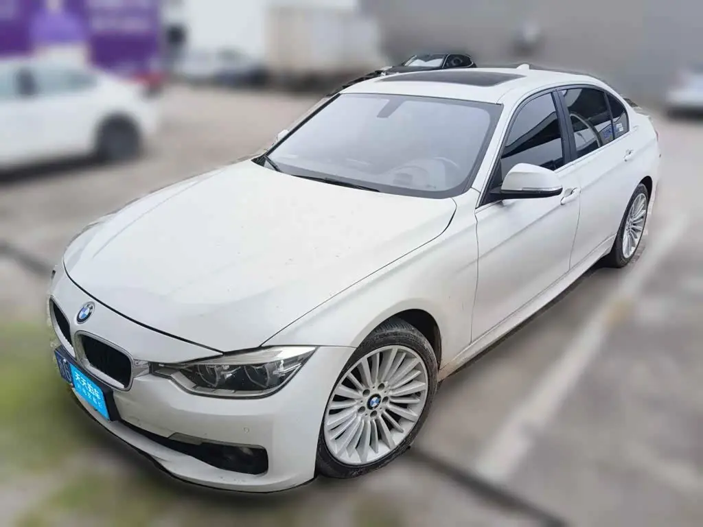 BMW 3 Series 2018 — Фото 1/12