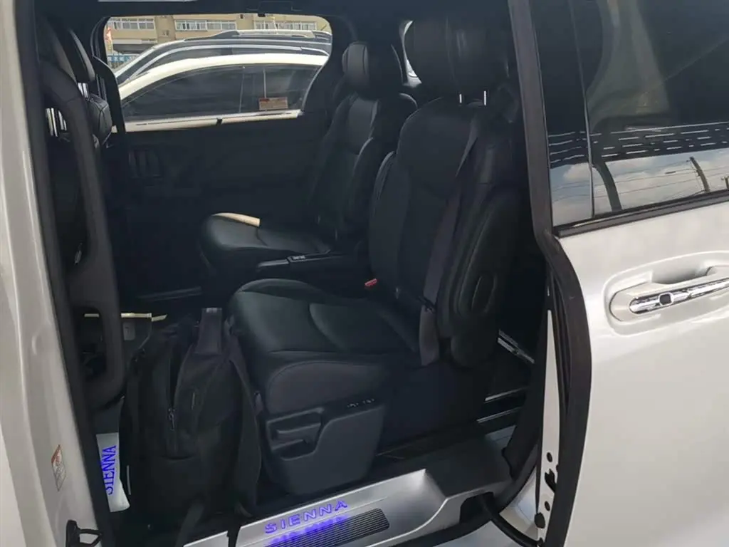 Toyota Sienna 2024 — Photo 17/20