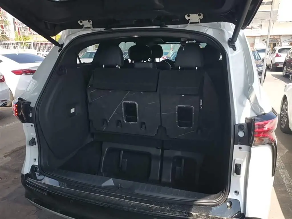 Toyota Sienna 2024 — Photo 19/20