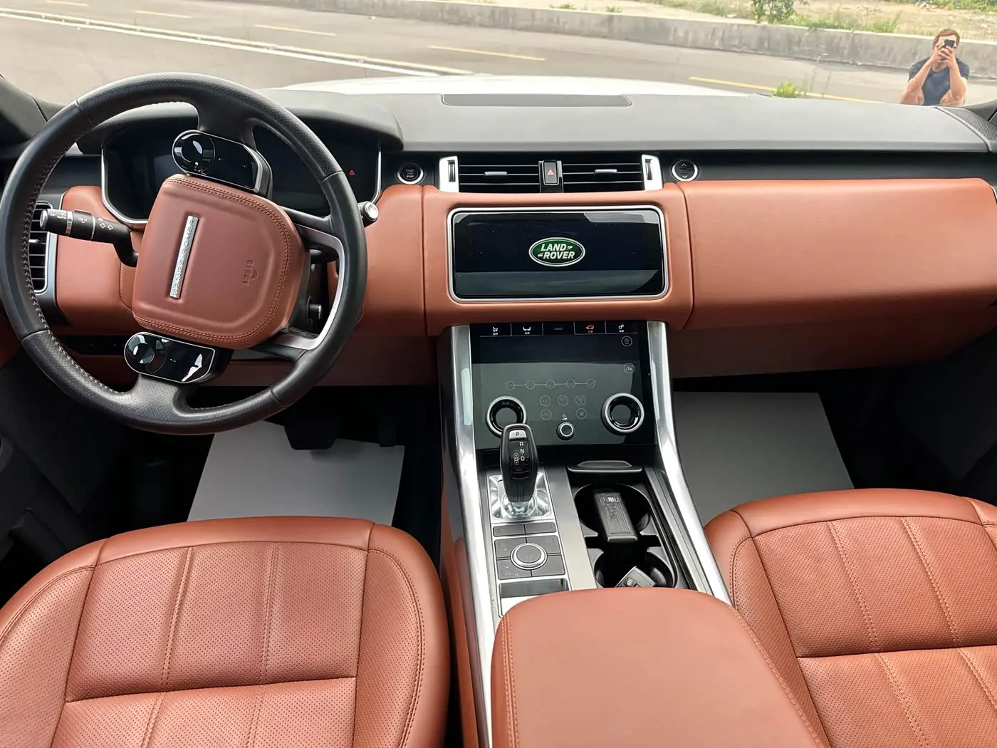 Land Rover Range Rover Sport 2019 — Photo 7/11
