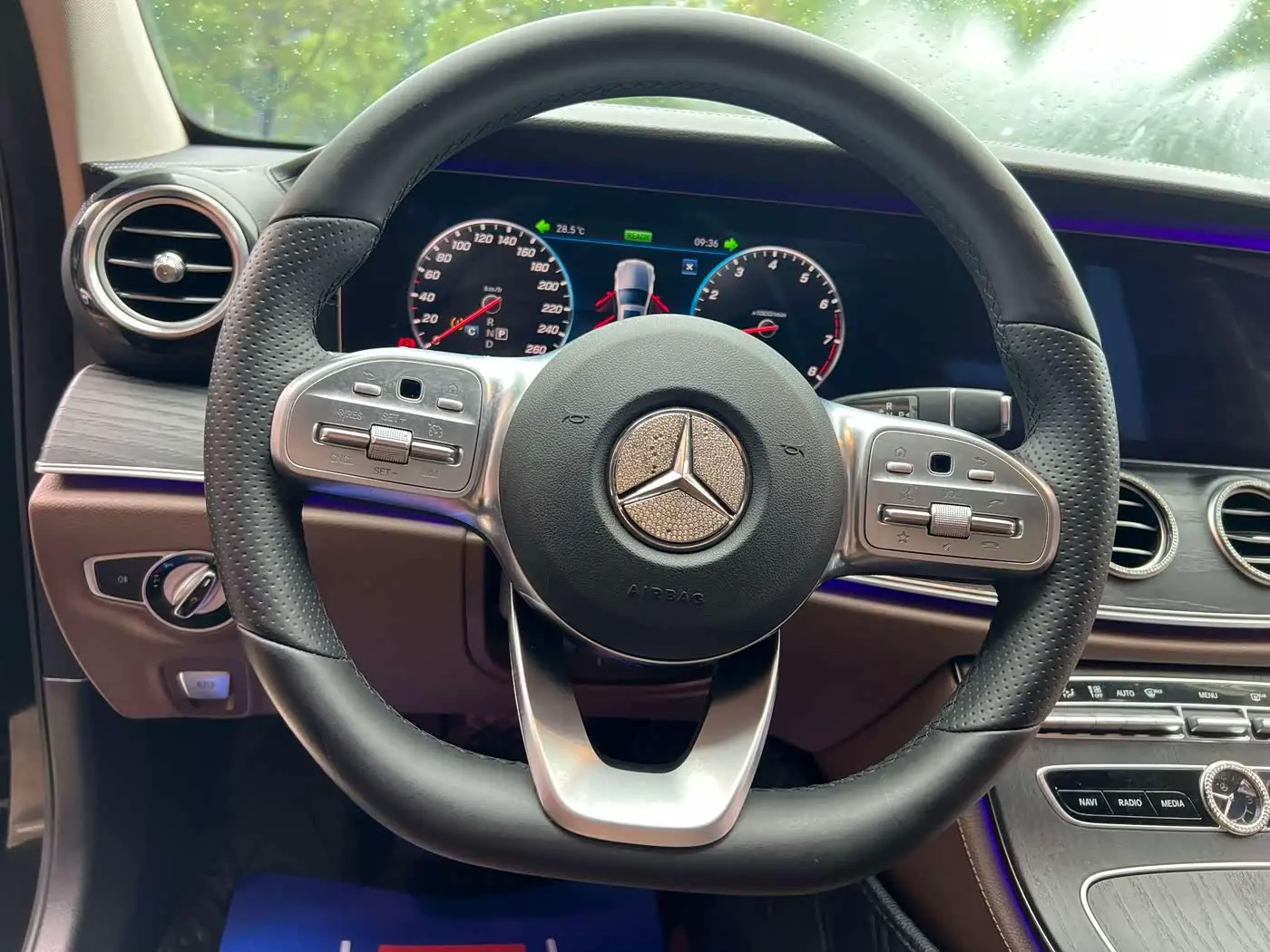 Mercedes-Benz E-Class 2020 — Фото 5/20