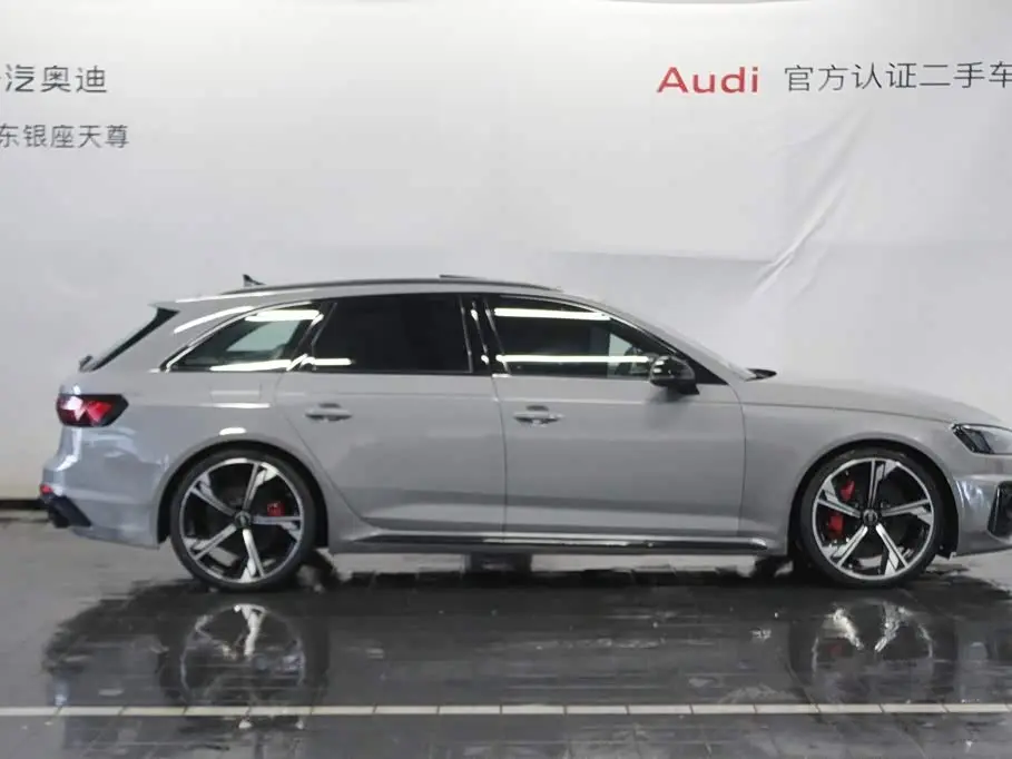 Audi RS 4 2024 — Фото 4/12