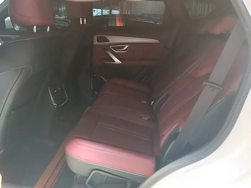 Jetour X70 PLUS 2025 — Photo 17/20