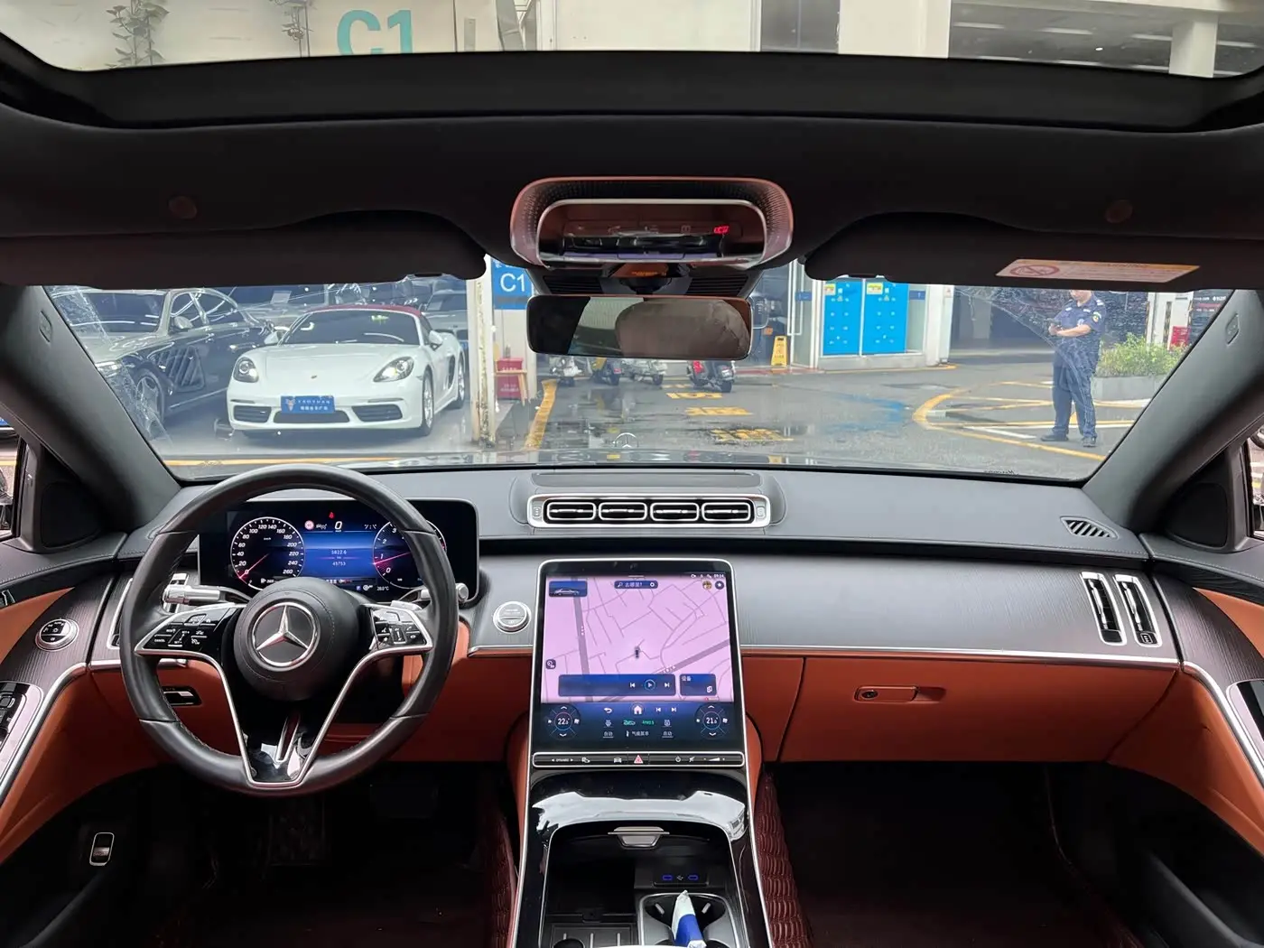 Mercedes-Benz S-Class 2023 — Photo 14/18