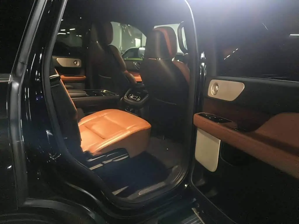 Lincoln Navigator 2021 — Photo 11/15