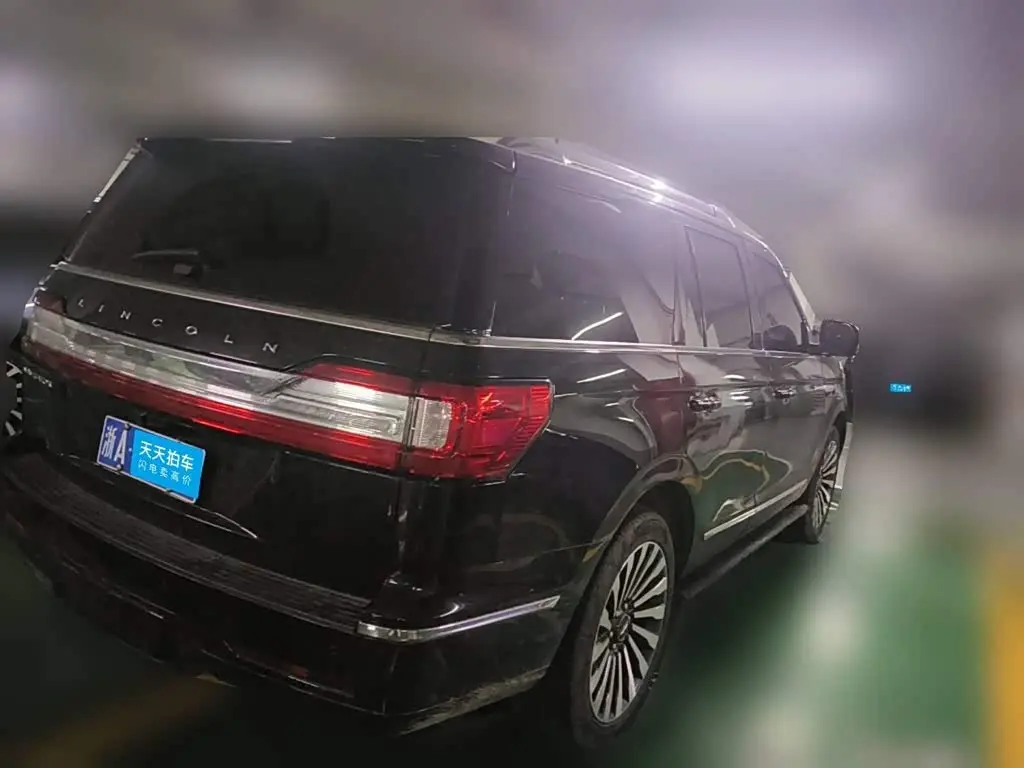 Lincoln Navigator 2021 — Photo 5/15