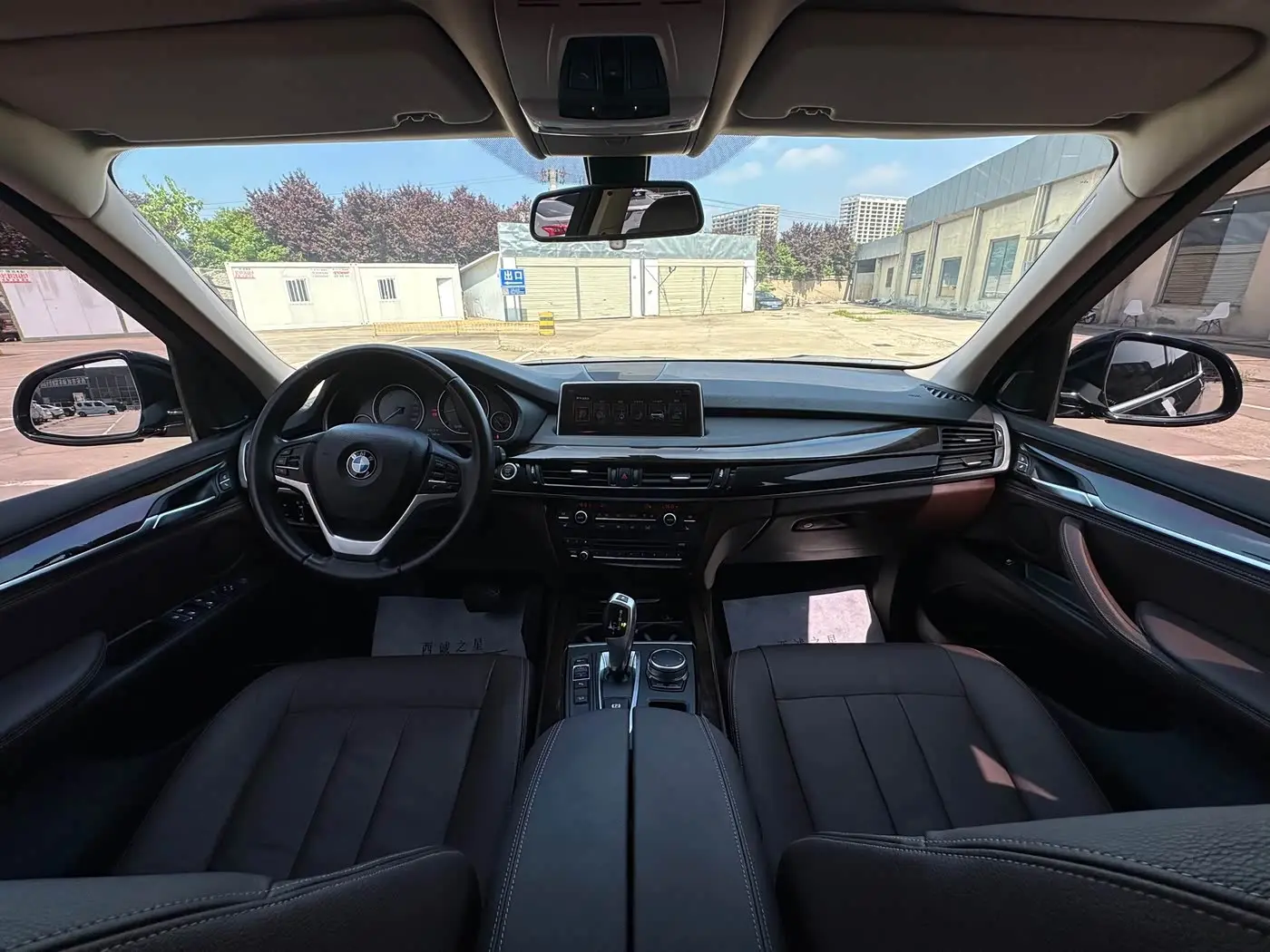 BMW X5 2017 — Photo 11/15