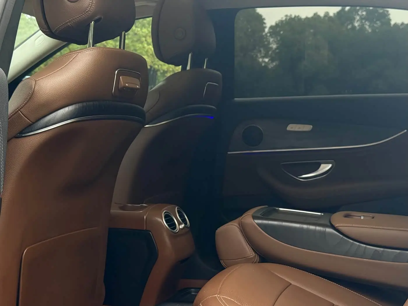 Mercedes-Benz E-Class 2019 — Фото 11/20