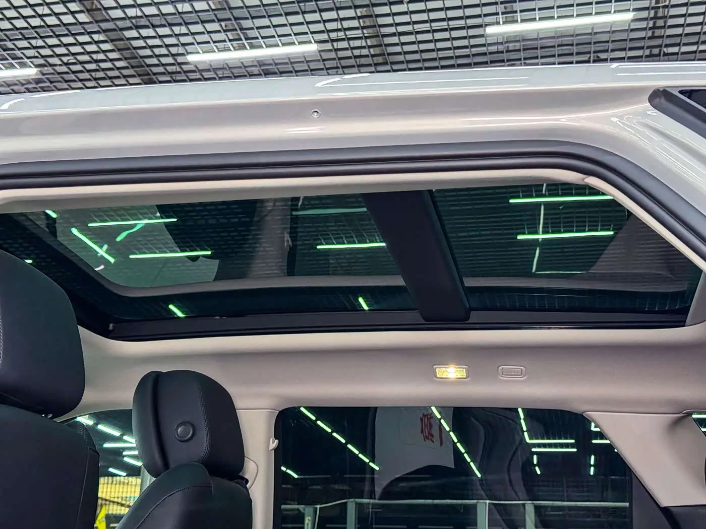 Land Rover Range Rover Evoque 2025 — Photo 18/20