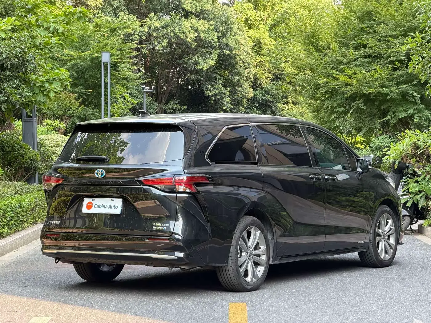 Toyota Sienna 2023 — Şəkil 6/16
