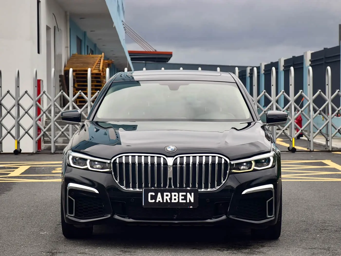 BMW 7 Series 2017 — Şəkil 2/9