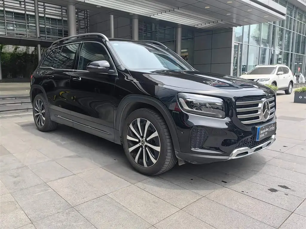 Mercedes-Benz GLB 2025 — Photo 3/20