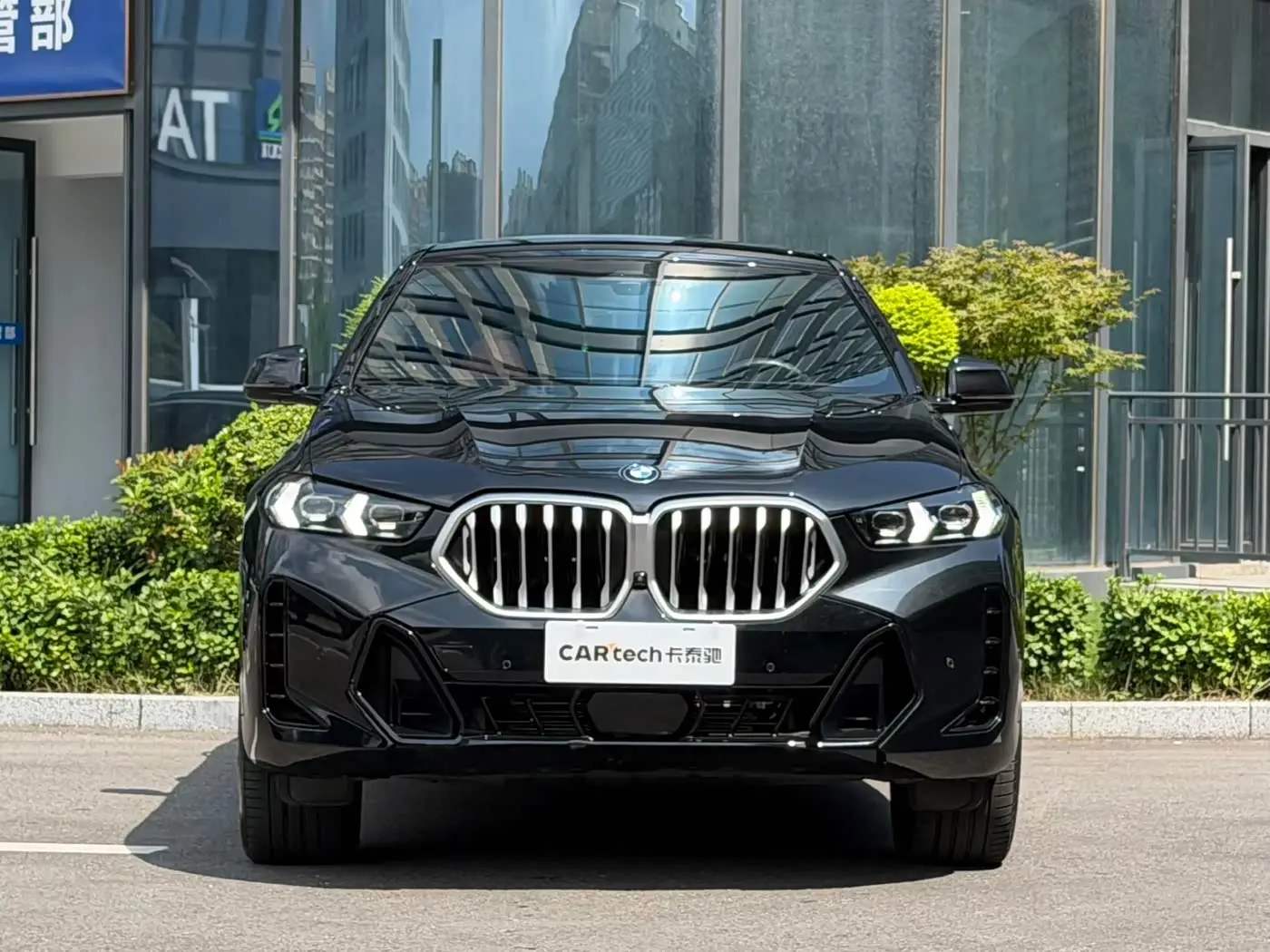 BMW X6 2024 — Photo 2/12