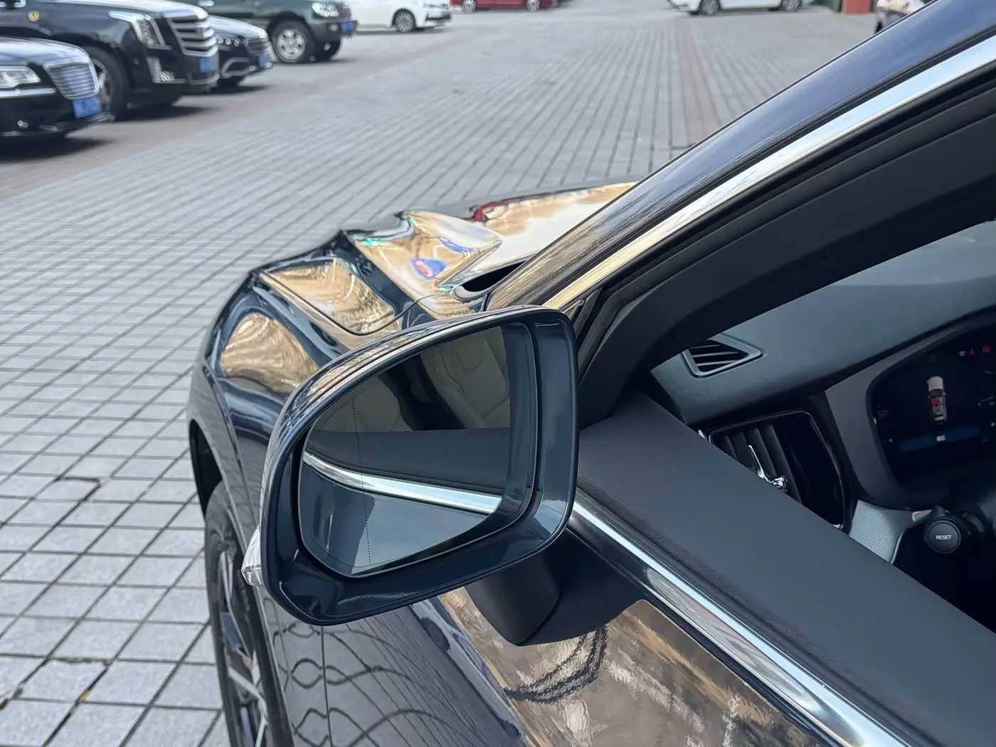 Volvo XC60 2026 — Photo 6/20