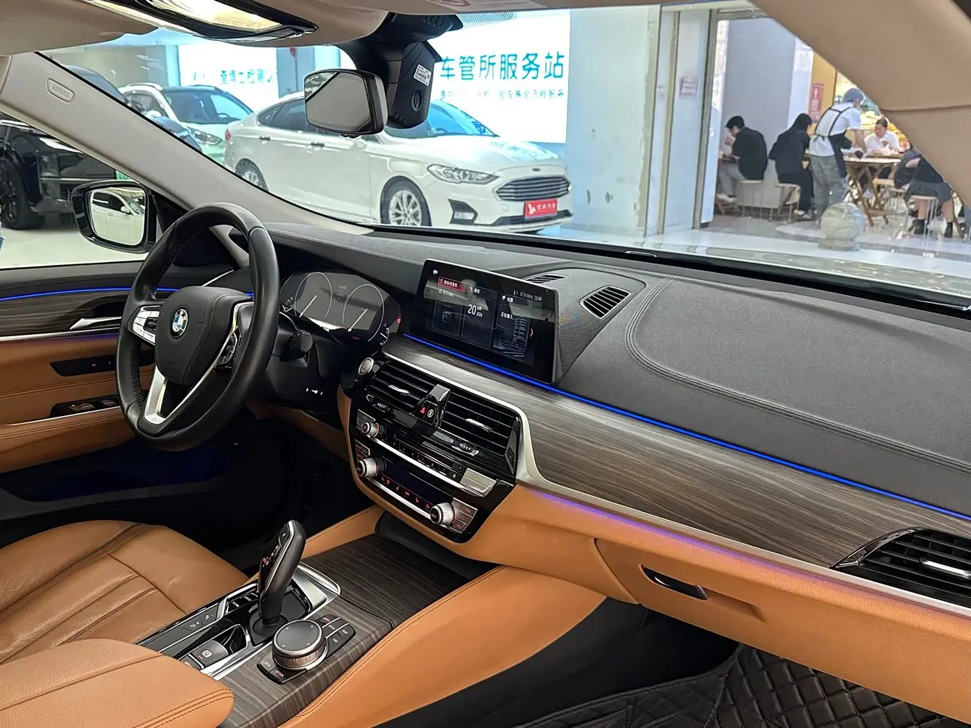 BMW 6 Series GT 2019 — Фото 13/20